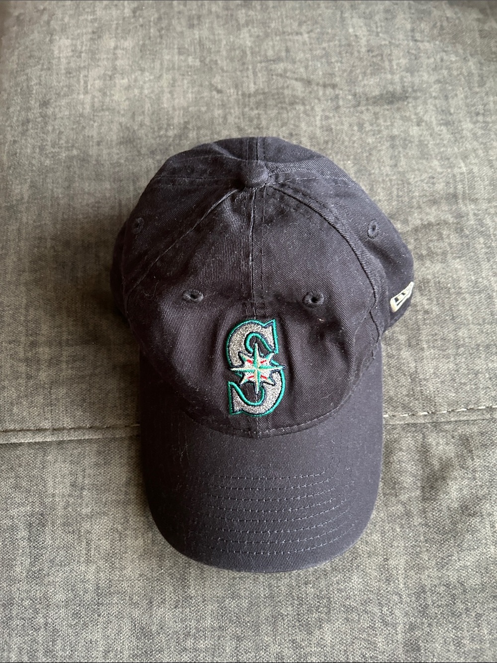 New Era Navy Seattle Mariners Embroidered Logo Cap